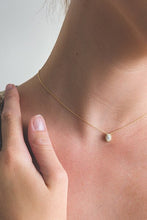 Load image into Gallery viewer, Gold Glow Necklace