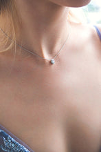 Load image into Gallery viewer, Silver Glow Necklace