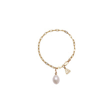 Load image into Gallery viewer, Fine Paperclip Bracelet With Freshwater Pearl.
