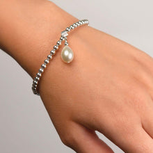 Load image into Gallery viewer, Stretchy Bracelet With Freshwater Pearl.
