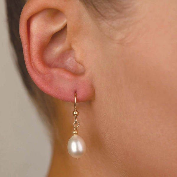 Oval Freshwater Pearl Earrings.