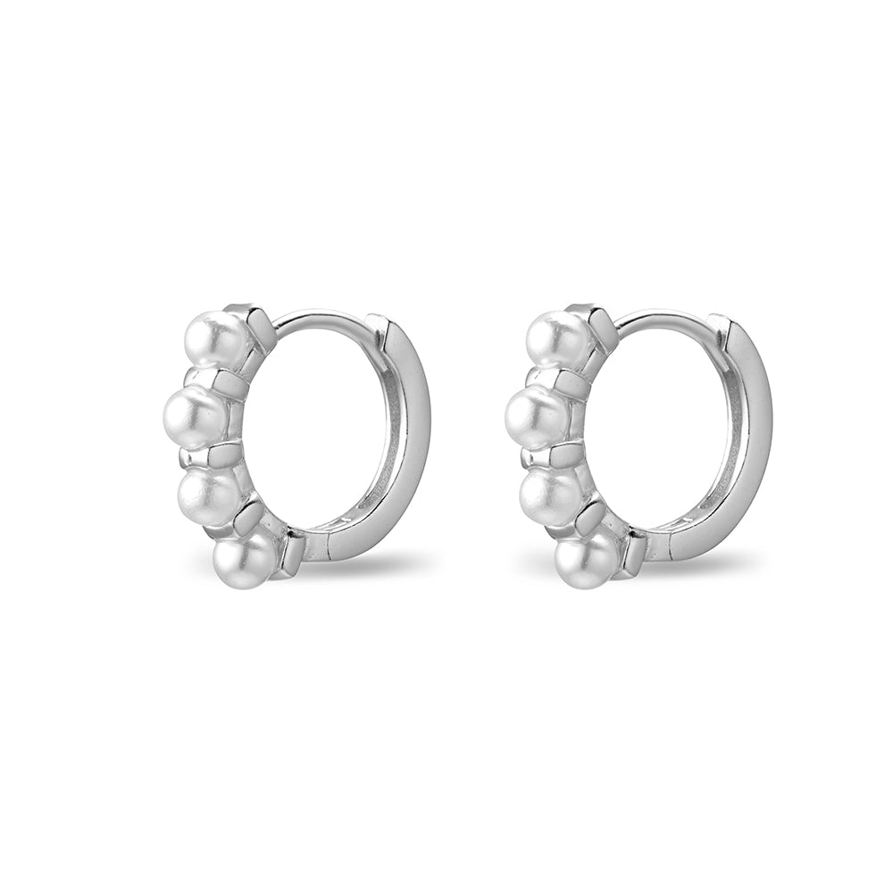 Huggie Earrings With 4 Pearl Detail