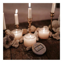 Load image into Gallery viewer, Voluspa Panjore Lychee Petite Candle
